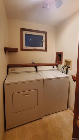 More Photos Of 6865 Erie Rd, Derby Restaurant For Sale