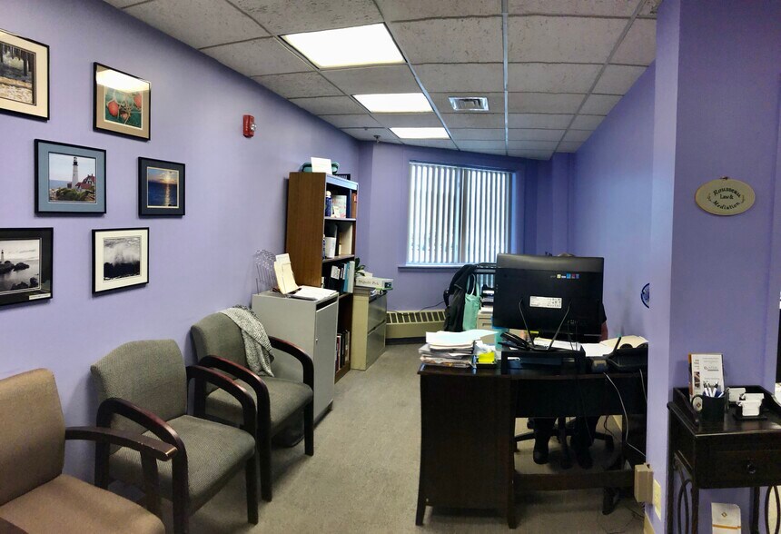 More Photos Of 1 Horseshoe Pond Ln, Concord Light Distribution For Sale