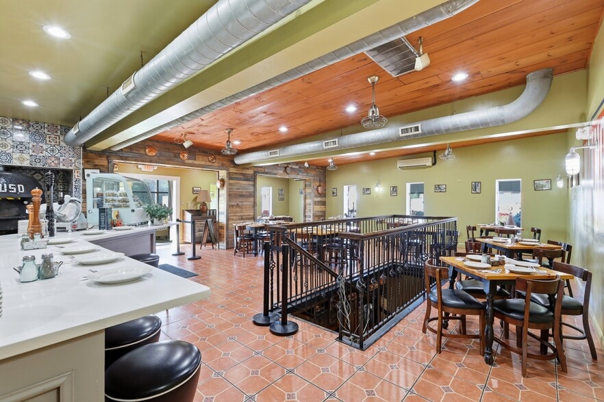 More Photos Of 424 N Main St, Souderton Restaurant For Sale