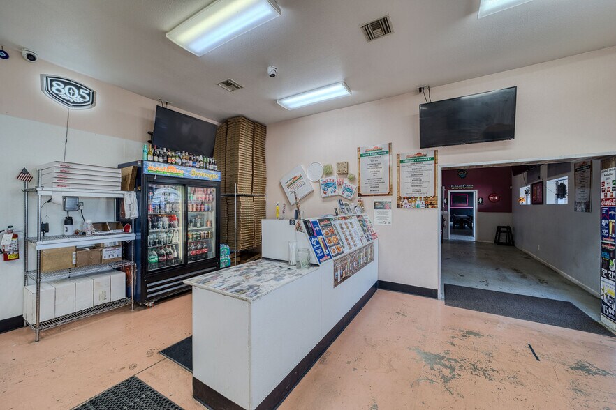 More Photos Of 832 Gemstone Ave, Bullhead City Restaurant For Sale