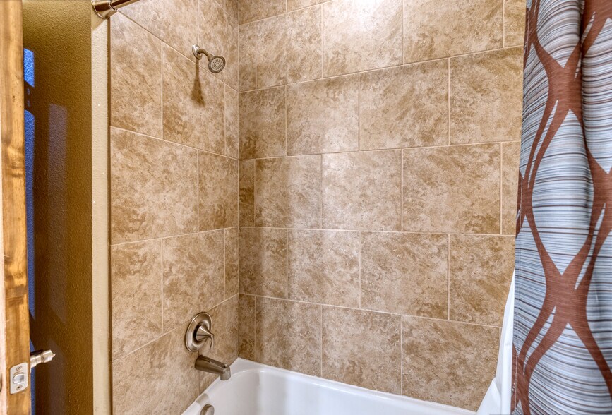 More Photos Of 16 Mountain Laurel Ln, Concan Hospitality For Sale