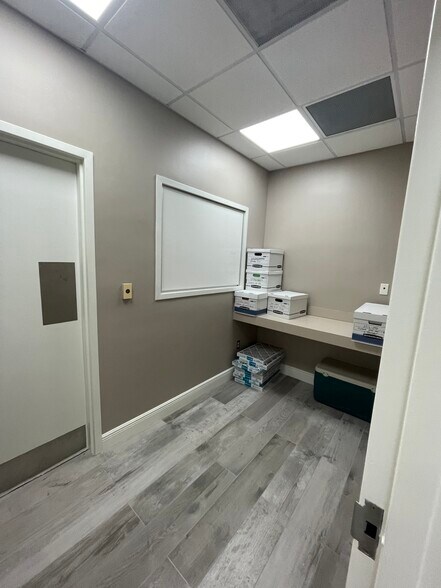 More Photos Of 2715 W Virginia Ave, Tampa Medical For Sale