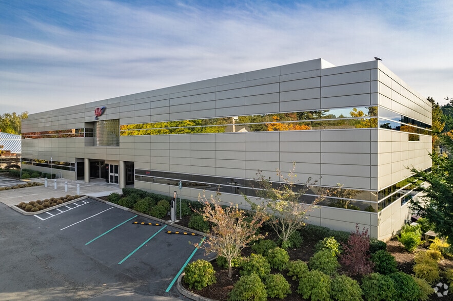 More Photos Of 8555 SW Apple Way, Portland Office For Lease