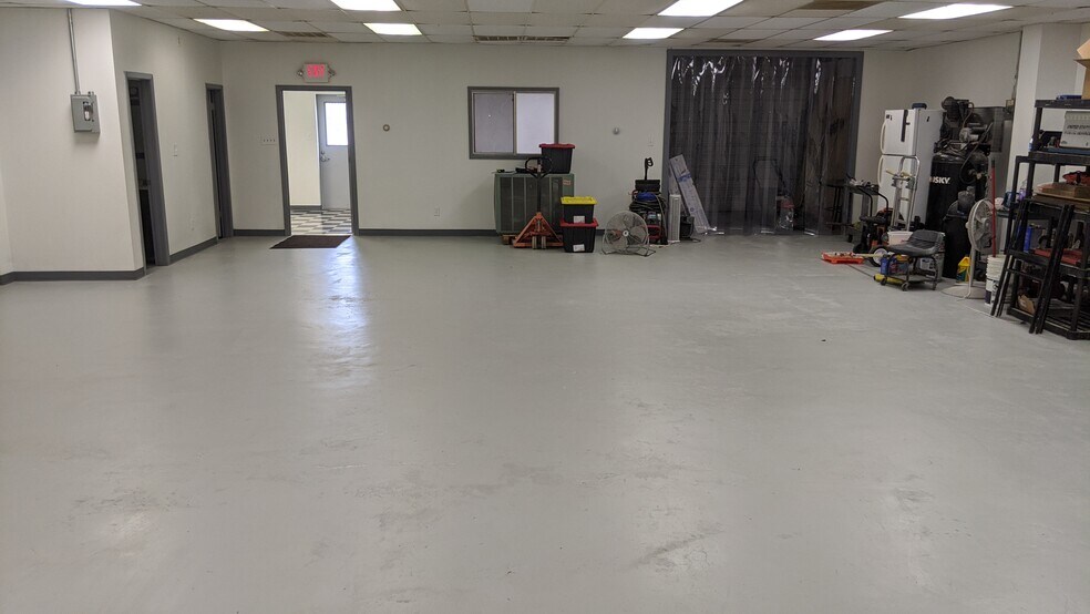 More Photos Of 6504 McGrew St, Houston Warehouse For Lease