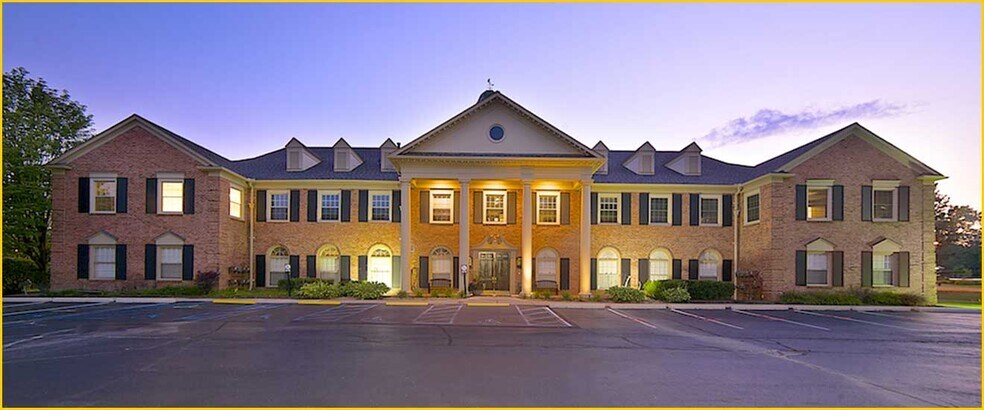 More Photos Of 31700 Telegraph Rd, Bingham Farms Office For Lease