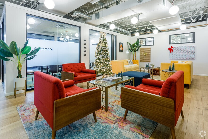 More Photos Of 2722 E Michigan Ave, Lansing Loft Creative Space For Lease