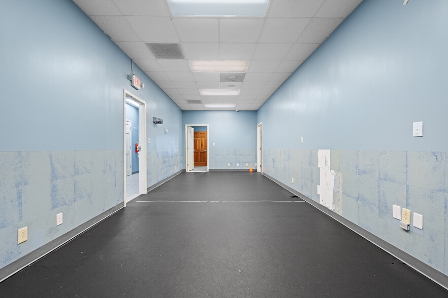 More Photos Of 1481 Dean Forest Rd, Savannah Medical For Lease