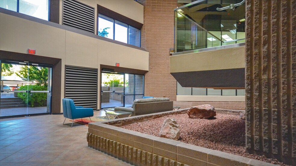 More Photos Of 8687 E Via de Ventura, Scottsdale Office For Lease