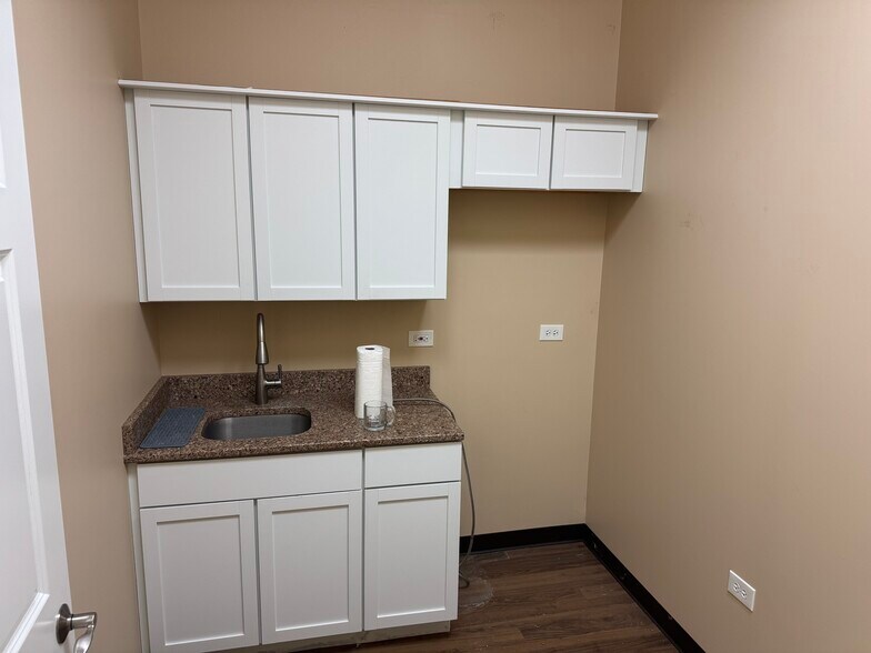 More Photos Of 7221 State Park Rd, Fox Lake Unknown For Lease