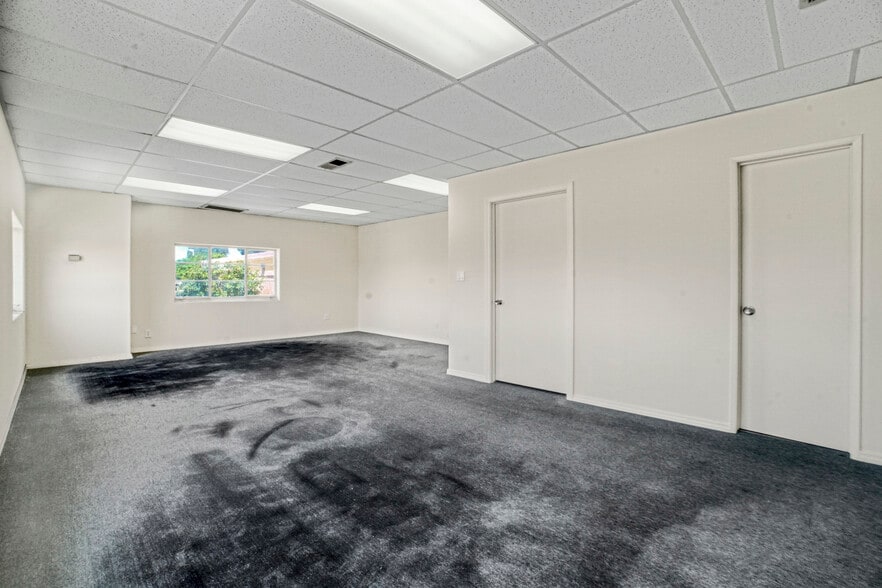 More Photos Of 4667 Rosecrans Ave, Hawthorne Light Manufacturing For Lease