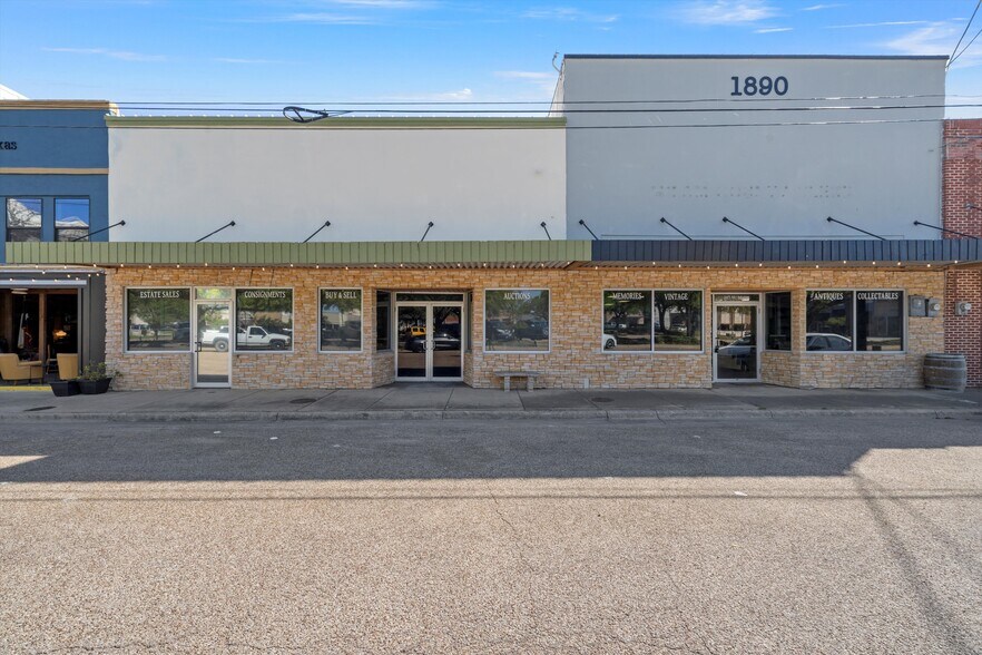 More Photos Of 107 W Main St, Cameron Storefront Retail Office For Lease