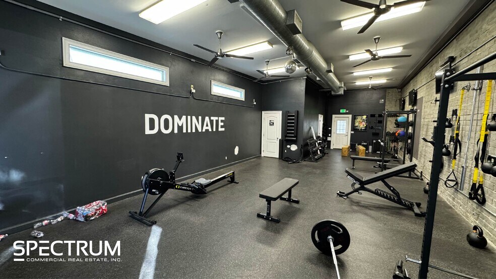 More Photos Of 2707 W Burbank Blvd, Burbank Storefront Retail Residential For Lease