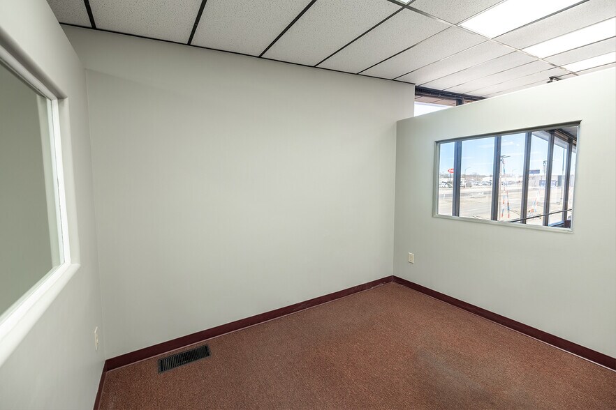 More Photos Of 11209 W Kellogg, Wichita Auto Dealership For Sale