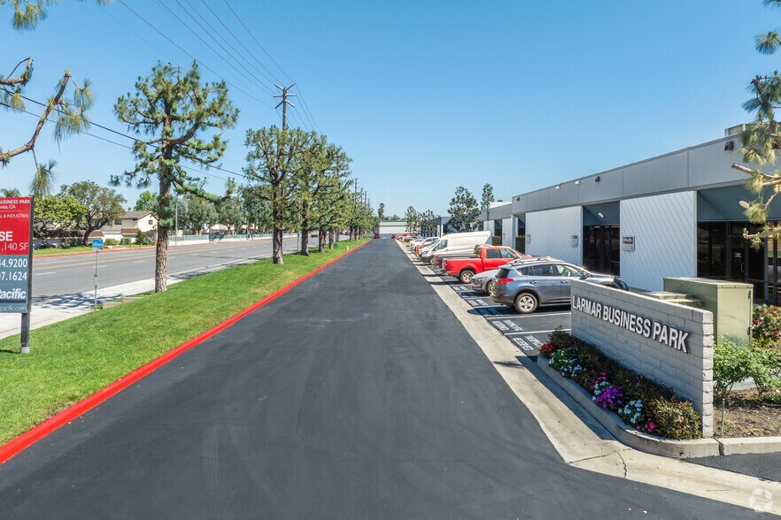 More Photos Of 350 E Orangethorpe Ave, Placentia Warehouse For Lease