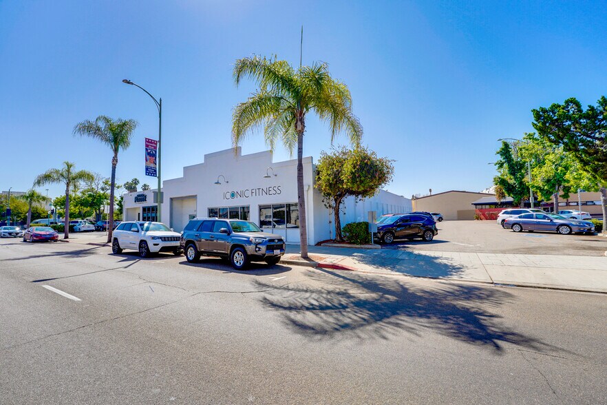 More Photos Of 237 E Valley Pky, Escondido Storefront Retail Office For Sale