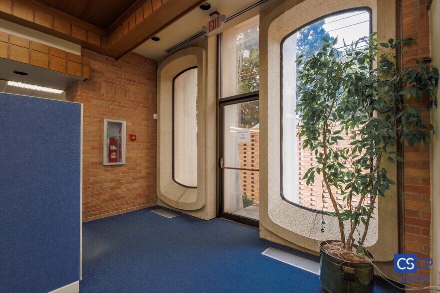 More Photos Of 855 W Ash Ave, Duncan Office For Sale