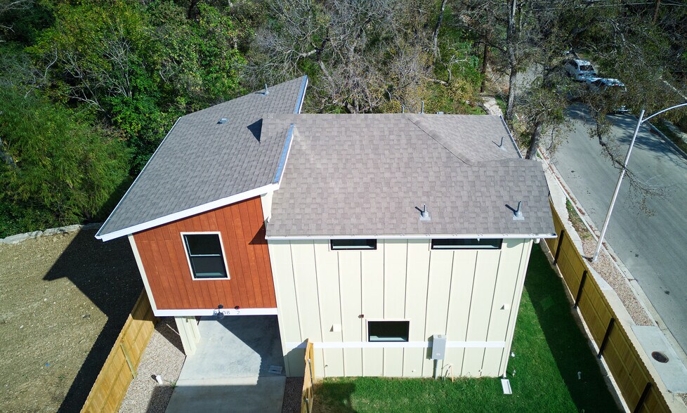 More Photos Of 2608 Bristol Dr, Austin Multifamily For Sale