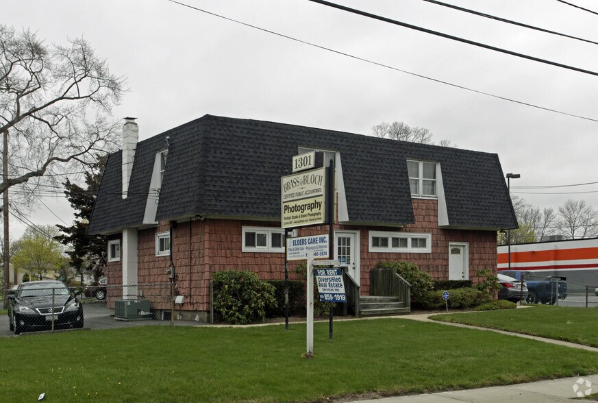 More Photos Of 1301 Deer Park Ave, North Babylon Office For Lease