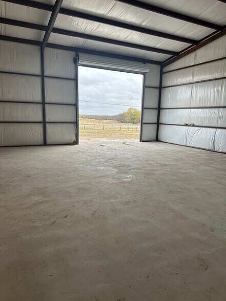 More Photos Of 3984 Old Lorena, Lorena Flex For Lease