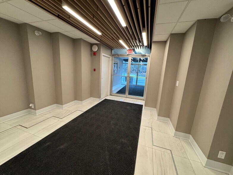 More Photos Of 1 Corwin Ct, Newburgh Medical For Lease