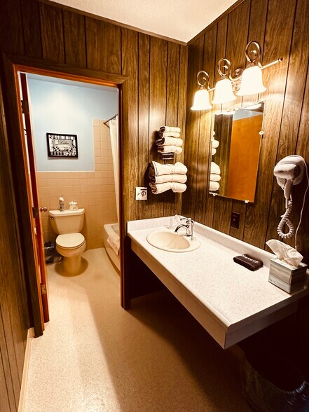 More Photos Of 107 E Main St, Bison Hotel For Sale