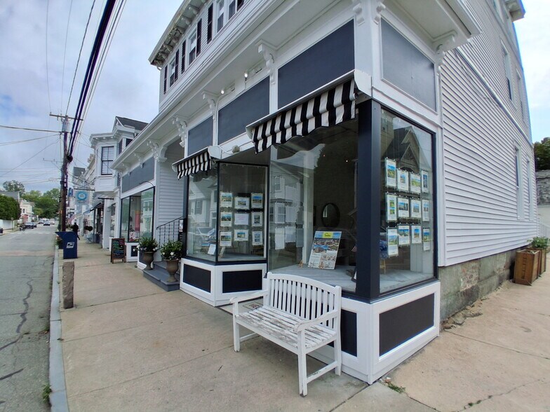 More Photos Of 119 Water St, Stonington Apartments For Sale