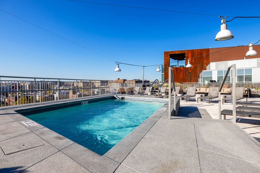 More Photos Of 901 W St NW, Washington Apartments For Lease