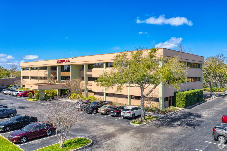 Primary Photo Of 5979 Vineland Rd, Orlando Medical For Lease