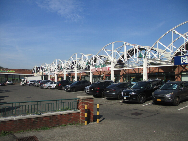 More Photos Of 43-02 Ditmars Blvd, Astoria Unknown For Lease