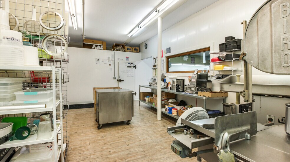 More Photos Of 909 W Main St, Cameron General Retail For Sale