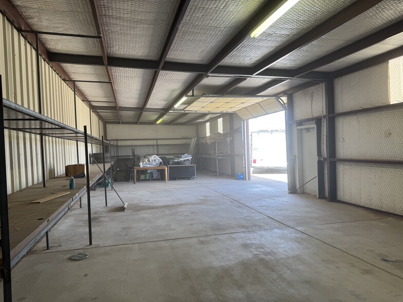 More Photos Of 11607 Highway 87, Lubbock Warehouse For Sale
