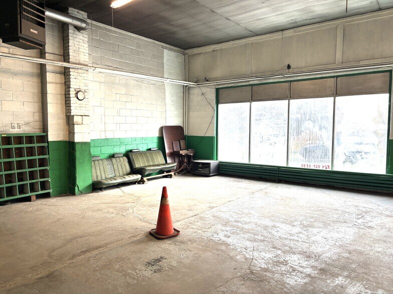 More Photos Of 714 River Ave, Emlenton Warehouse For Sale