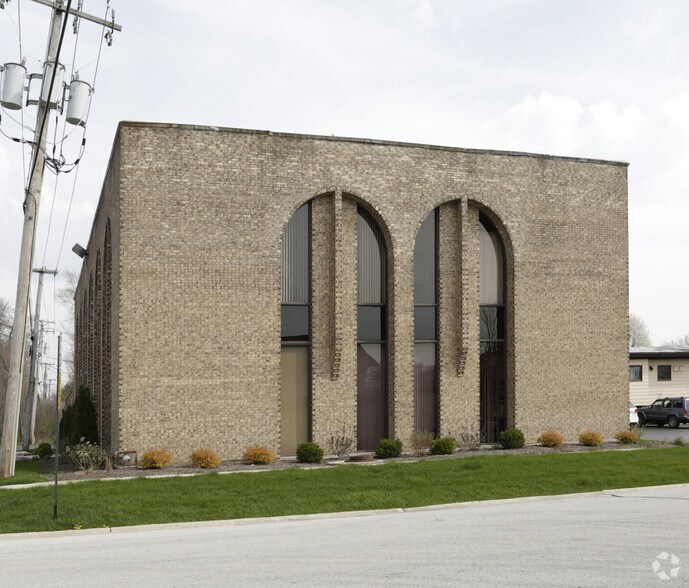 More Photos Of 16860 Oak Park Ave, Tinley Park Office For Lease