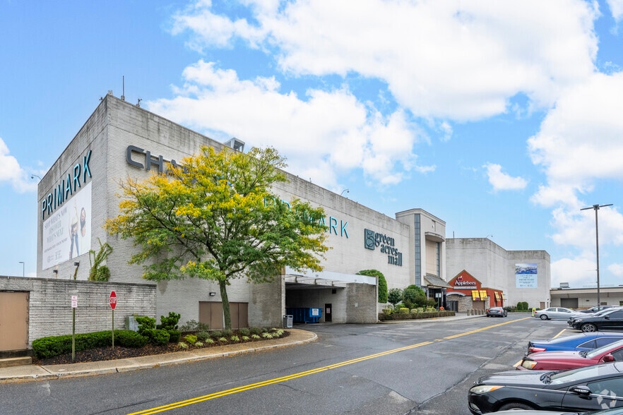 Primary Photo Of 1098-2034 Green Acres Mall, Valley Stream Storefront For Lease