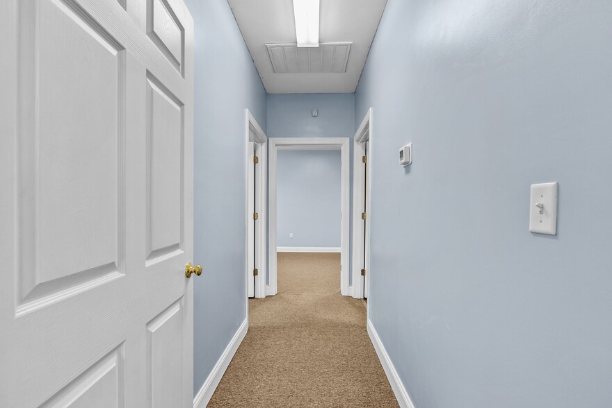 More Photos Of 107 Hillcrest Ave, Simpsonville Office For Sale