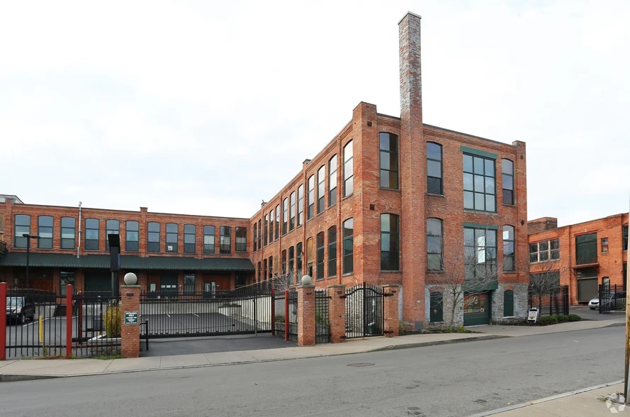 More Photos Of 45 Railroad St, Rochester Warehouse For Lease