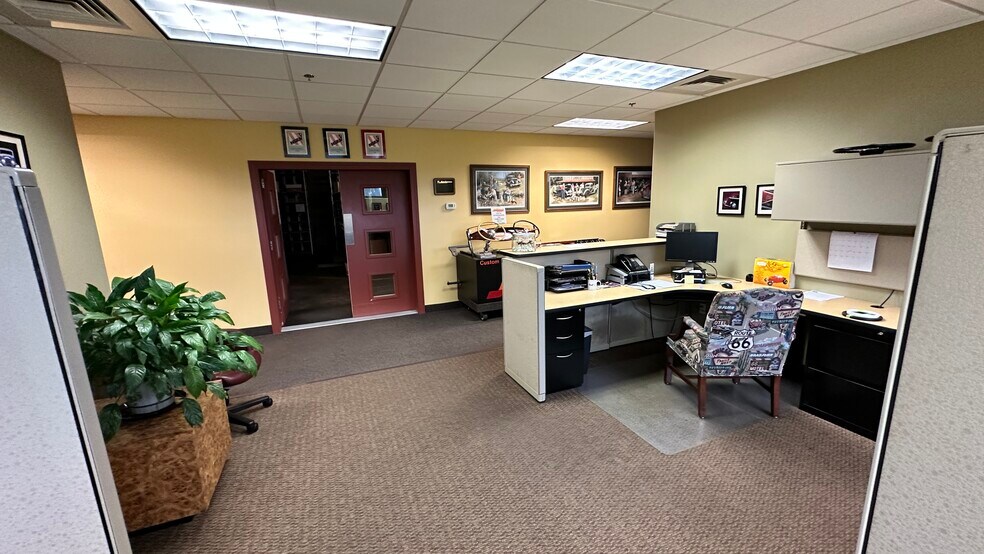 More Photos Of 100 Windermere Ave, Ellington Warehouse For Lease