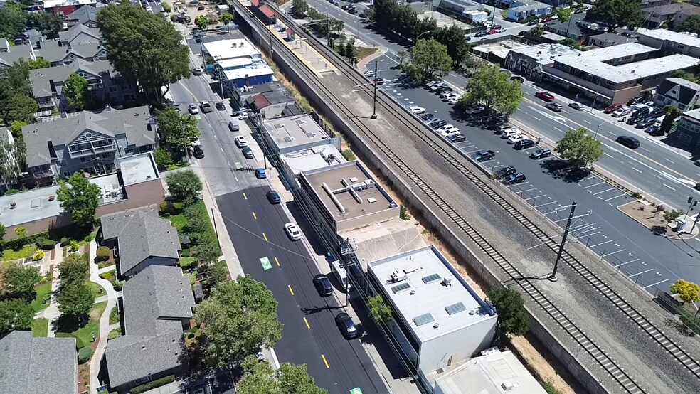 More Photos Of 840 Old County Rd, Belmont Warehouse For Lease