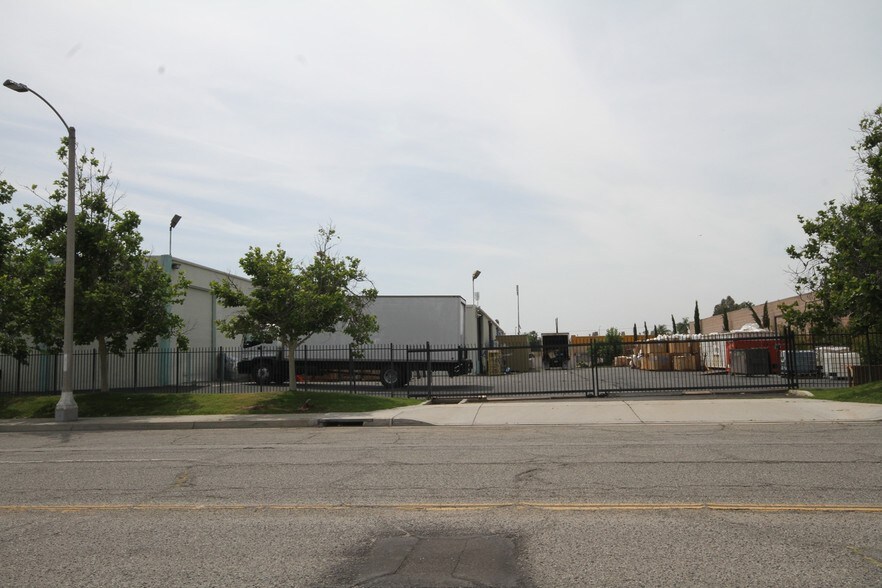 More Photos Of 444 Athol St, San Bernardino Warehouse For Sale