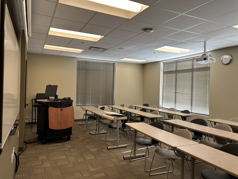 More Photos Of 310 Billingsly Ct, Franklin Medical For Sale