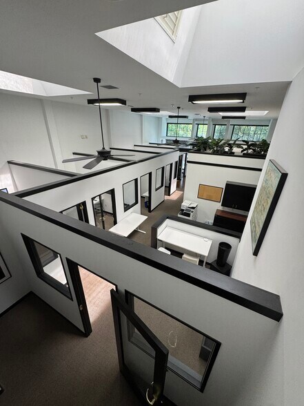 More Photos Of 32 Miller Ave, Mill Valley Storefront For Lease