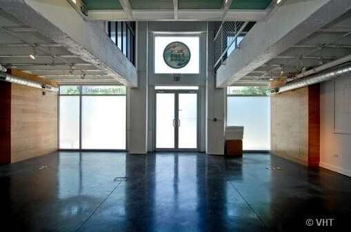 More Photos Of 1927 N Milwaukee Ave, Chicago Office For Lease