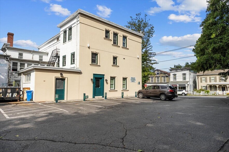 More Photos Of 5 Leigh St, Clinton Township Office For Lease