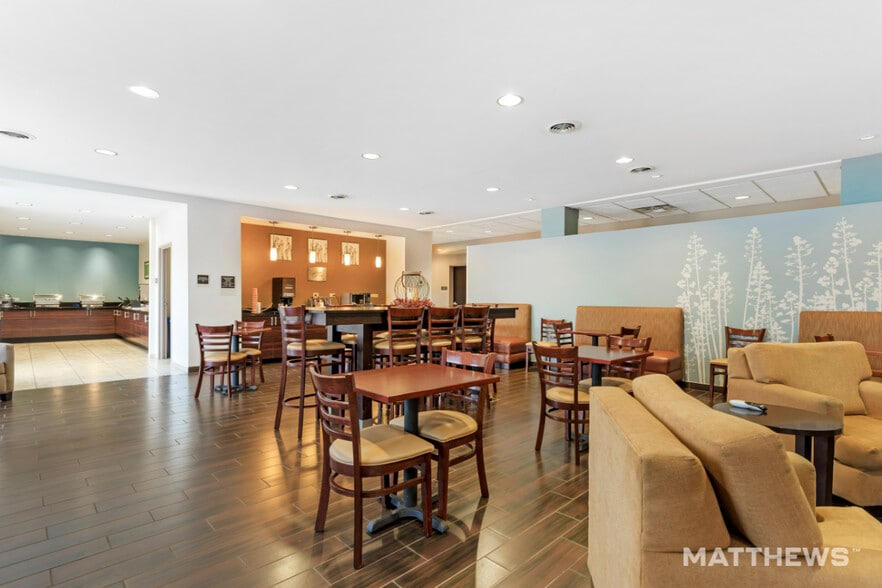 More Photos Of 13320 Ali Ghan Rd NE, Cumberland Hotel For Sale
