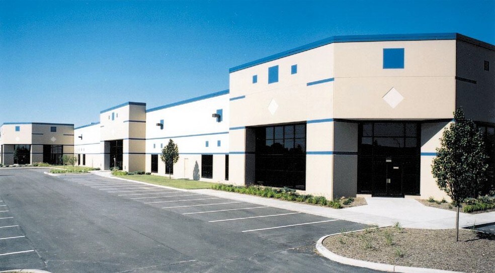 More Photos Of 9890 E 121st St, Fishers Distribution For Lease