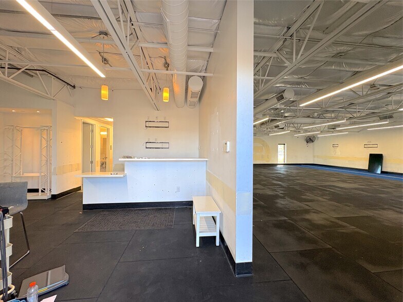 More Photos Of 3844 N 32nd St, Phoenix Storefront Retail Office For Lease