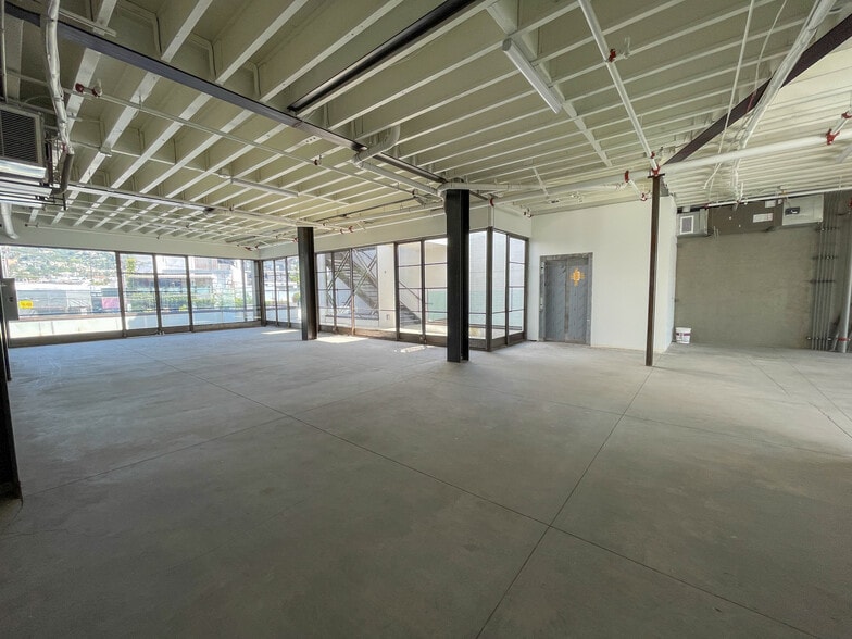 More Photos Of 8463-8465 Melrose Ave, West Hollywood Restaurant For Lease