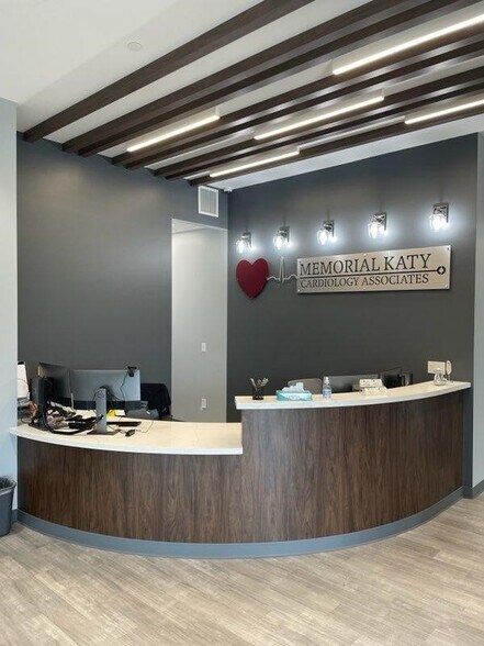 More Photos Of 25282 NW Fwy, Cypress Office For Lease