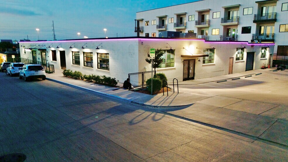 More Photos Of 401 Bryan Ave, Fort Worth Restaurant For Lease