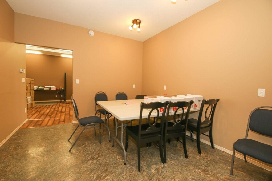 More Photos Of 5209 49A Ave, Bentley Office For Sale